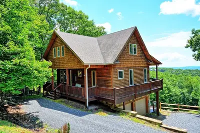 Image de Appalachian View-Open for Bookings! Pool Table, Views, Hot Tub