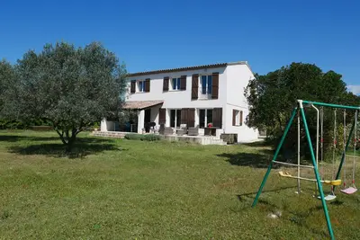Image de grande maison familliale Var