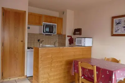 Image de À 50m des pistes de ski, 3ème étage, balcon, télévision, casier à ski, 25m², Champagny-en-Vanoise
