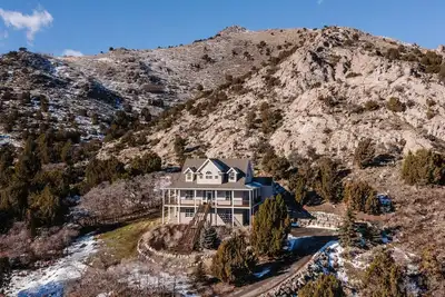 Image de Fawn Cottage in Salt Lake County With Epic Views!