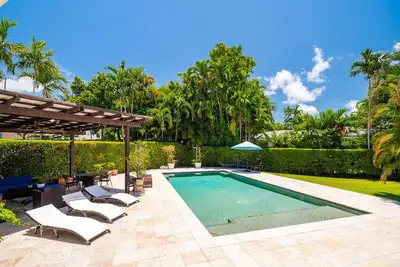 Image de Elegant Sunny Home & Pool near Beaches, Parks, Restaurants