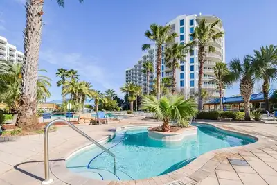 Image de Destin’s Largest & Most Amazing Lagoon Pool with Resort Amenities