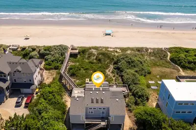 Asher: Oceanfront Deck, Private Walkway & Views