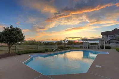 Image de Original Sound & Fury: Pool, Hot Tub, Sound Views