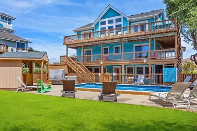 Image de Sol Mates*Big Pool/Yard*Game Rm*Hot Tub*Volleyball