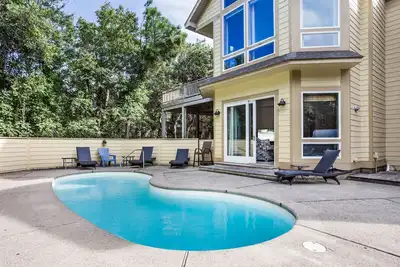 Image de 3050 Whispering Pines*5 bedrm*Private Pool*Hot Tub
