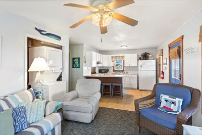 Image de 4072 Jo's Bungalow * 3 Min to Beach