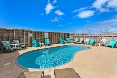 Image de Pelican Crest *3 min Walk to Beach*Game Rm*Hot Tub