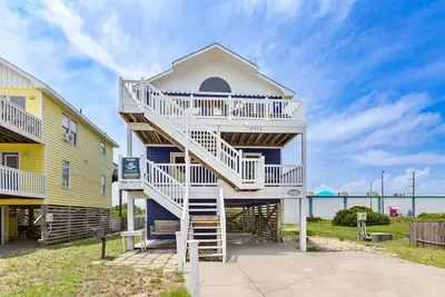 Image de 6205 Markel * 4 Min Walk to the Beach
