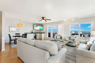 Image de 7041 Toes in the Sand * Oceanfront * Dog Friendly