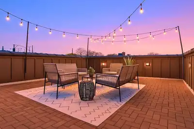 Image de The Ultimate Double Rooftop Deck w/ Skyline Views