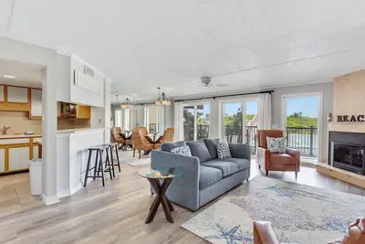 Image de Oceanfront 2br condo: pool, Jacuzzi & oceanfront