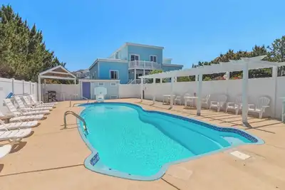 Outrageous Beach Xperience: Pool, Decks & Ocean Views