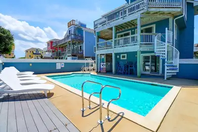 Sea Nest – Beach, Pool, Hot Tub & Pets