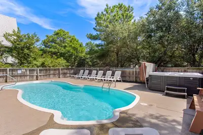 1603 Changes in Attitude *Pool *Foosball *Hot Tub