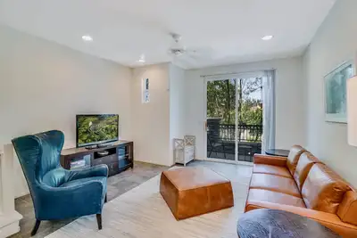 Image de 8 miles 2 beach, walk 2 town, beautiful San Elijo Hills, close 2 new Kaiser