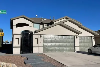 Image de 2400+ Sq Ft 4 Bdrm 3 Bath Home with Mountain View