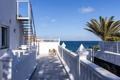 Image de La villa à Playa de San Juan possède 3 chambre(s) et Capacité pour 5 personnes
