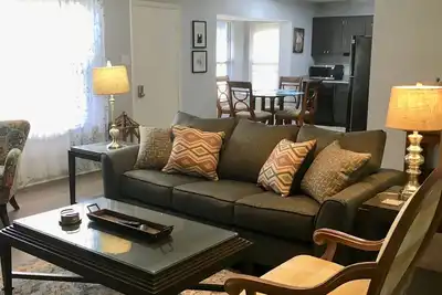 Image de Lrafb Cozy CrashPad 1. 5 m from back gate of Air Base!