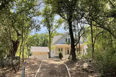 Image de An Exclusive, Custom home, perfect for a large family at beautiful Bhi!