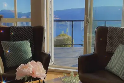 Image de Breathtaking Lake And Mountain Views! Come Stay!