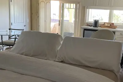 Image de Beautiful Guest Suite In Lantern Village With Ocean View minimum 30 day rental<br>