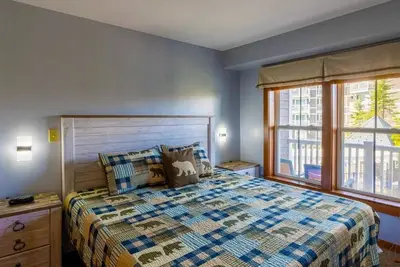 Image de As241: Ski-in/Ski-out Snowshoe Retreat | Hot Tub