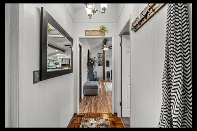 Image de Lakefront Cottage