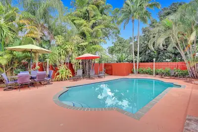 Image de Freshly remodeled 4/4 w/ Heated Pool
