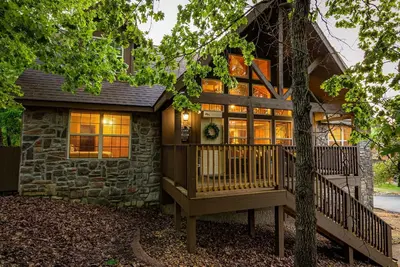 Image de Loving Life Lodge - Resort Access, Private Lake, Pools, Golf, Screened Porch