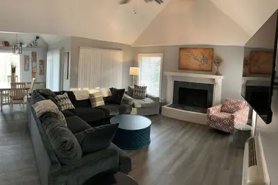 Image de Spacious house in Tan-Tara Estates Margaritaville Resort Large Deck great views.