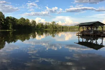 Image de Cozy Bear Paradise on Weiss Lake in the foothills of the Appalachian Mountains