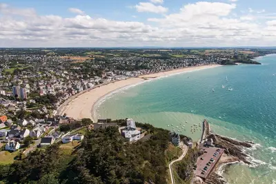 Image de Le bain de mer, studio à la plage de pleneuf