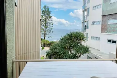 Image de Highlander Unit 7 - featuring a beachfront location, spacious balcony with sea views