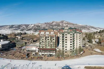 Image de Ski focused Studio Apartment with resort amenities including dining onsite