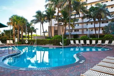 Image de Spectacular 2bd vacation condo in pristine Treasure cove resort amenities, pools, games, ping pong