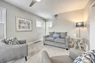 Image de Modern South Bend Getaway ~ 3 Mi to Downtown
