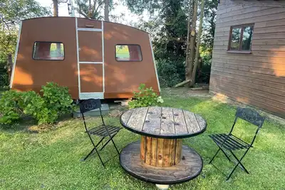 Image de Cabin + caravan