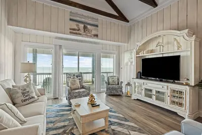 Image de The Beachcomber- Stunning Oceanfront Home in Pks, Nc