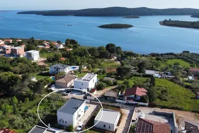 Image de Maison de vacances avec piscine privée pour 6 personnes env. 150 qmà Pomer, Istrie (Istrische Riviera)