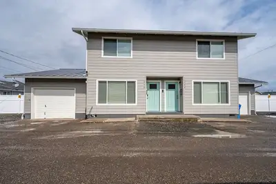 Image de The Salty Duplex (Left Side)