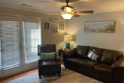 Image de Bayou Breezes- Comfort and Value Bayou Side!