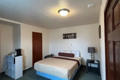 Downtown Suite – Steps from Sealife Center and Walking Distance to Everything!