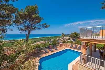 Image de 5 bedroom villa with stunning sea views