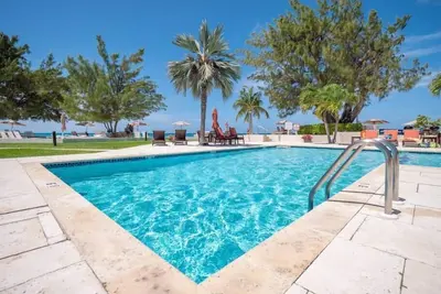Image de Scenic & Stylish Gardenview 3br Condo wPool Access