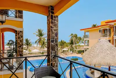 Condo Yuli, Oceanfront on Jaco Beach