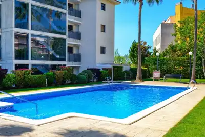 Image de Bel appartement pour 4 personnes avec climatisation, piscine, Wifi, Tv, balcon et parking