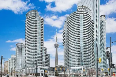 Image de Waterfront Condo at Prime Harbourfront Location