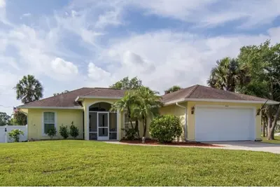 Image de Updated Private 3\/2 Beach Getaway w\/ Heated Pool