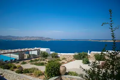 Image de Villa privée Agia Irini, à 350 mètres de la plage pour 4 personnes avec accès à la piscine!